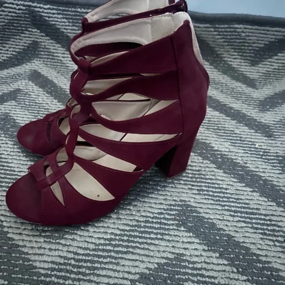 Women's Burgundy Strappy Heels - Picture 2 of 3